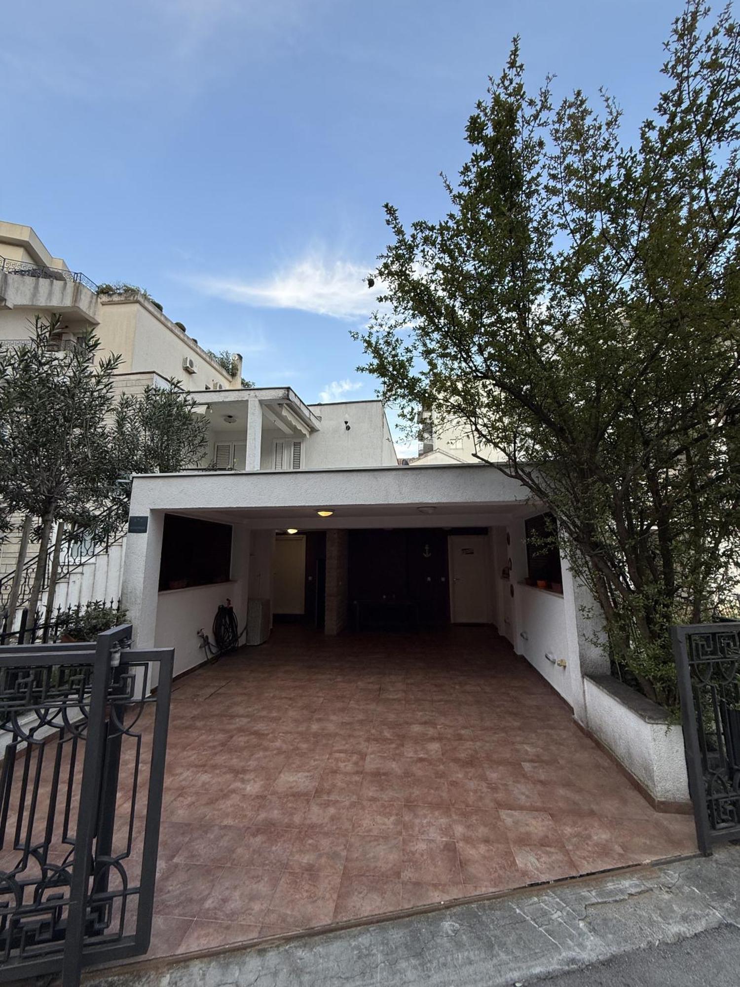 Splendid Luxury Apartment Budva